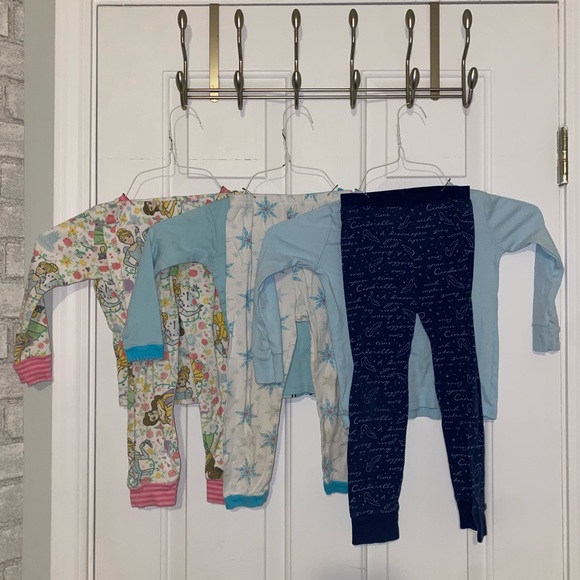 Girls disney 4T pjs gap old navy - Picture 7 of 7